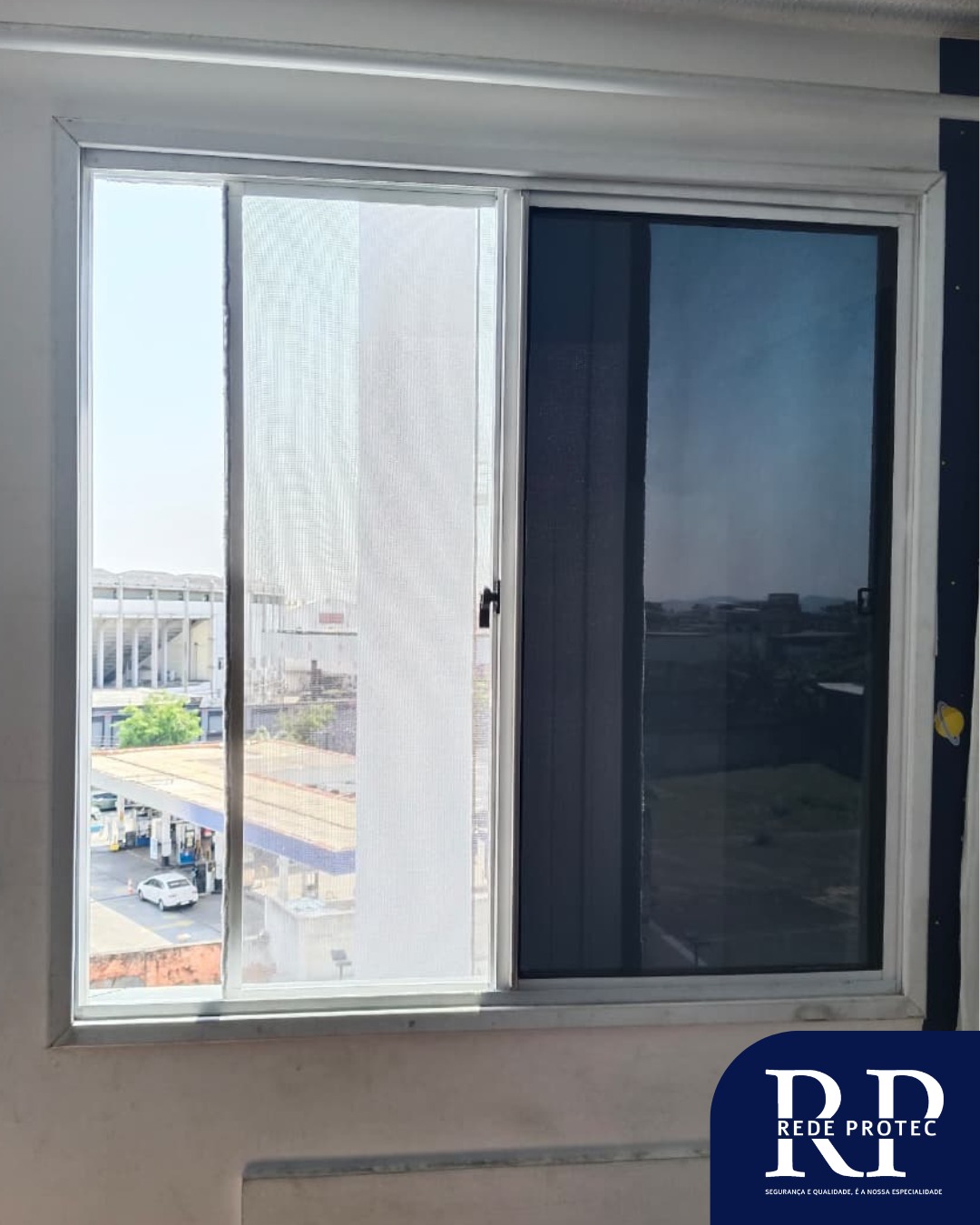 Insulfilm empresarial aplicado em janela de vidro